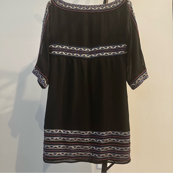 Embroidered black tunic - Picture 2 of 7